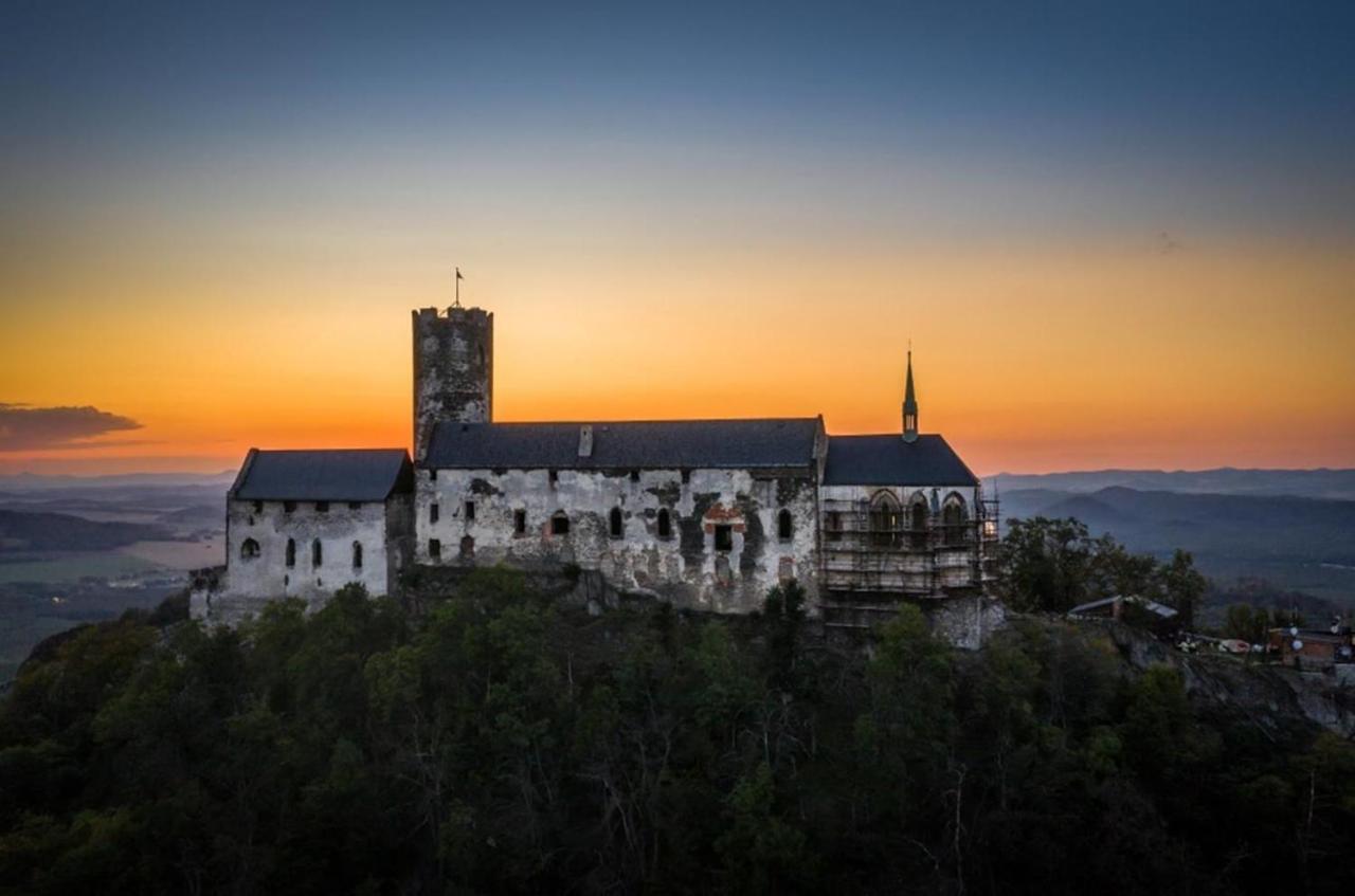 Penzion Stodola Bela pod Bezdezem Exterior foto